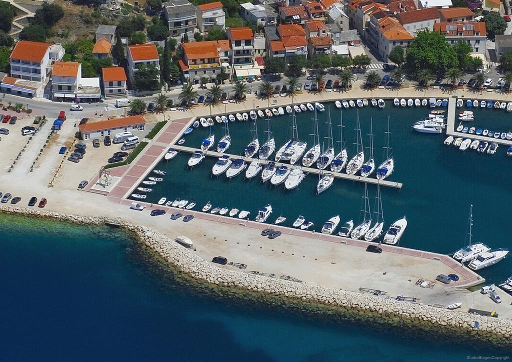 Apartments Villa Lilla Baška Voda Exterior foto